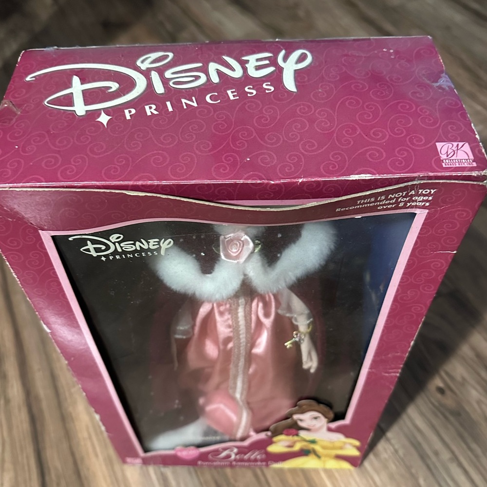 Disney Princess Belle porcelain collectible doll - Picture 6 of 7